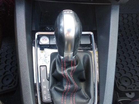 Used 2017 Volkswagen Jetta GLI image 10