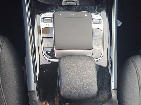 Used 2020 Mercedes-Benz GLB 250 GLB 250 image 30