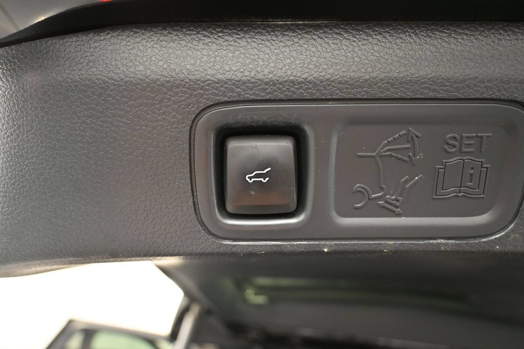 Used 2022 Lincoln Navigator Reserve w/ Equipment Group 201A AWD/4WD image 38
