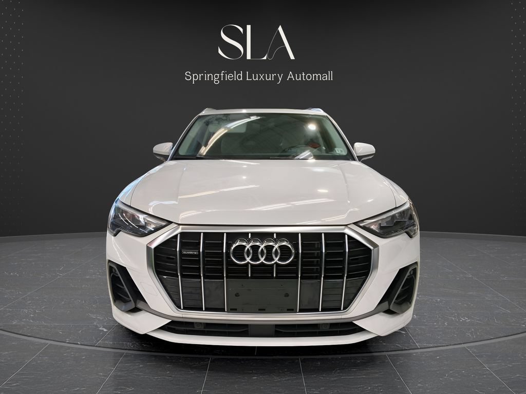 Used 2022 Audi Q3 2.0T Premium w/ Convenience Package AWD/4WD image 2