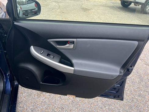 Used 2013 Toyota Prius Four image 32
