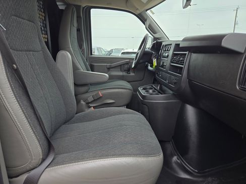 Certified 2025 GMC Savana 2500 w/ Driver Convenience Package RWD image 21