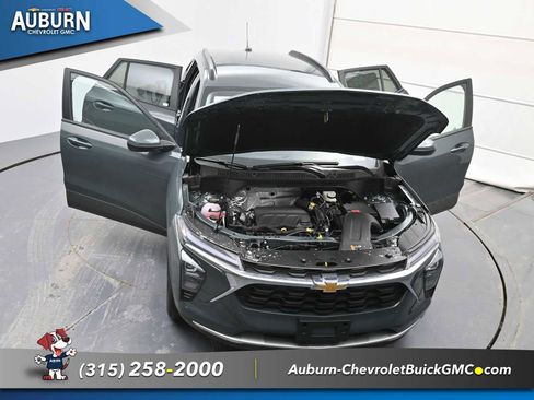 New 2026 Chevrolet Trax LT w/ LT Convenience Package image 32