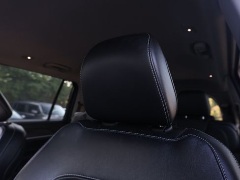 Used 2022 Jeep Grand Cherokee L Limited AWD/4WD image 12