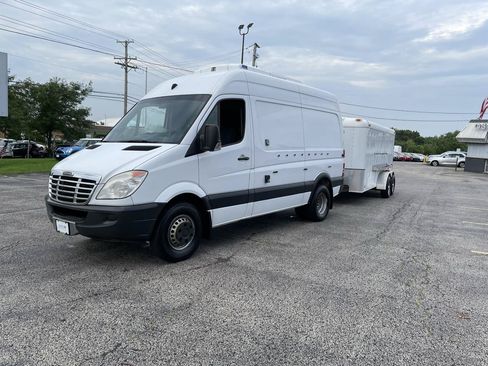 Used 2013 Freightliner Sprinter 3500 RWD image 11