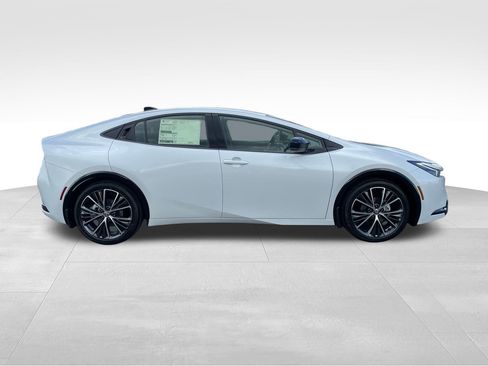 New 2026 Toyota Prius XLE FWD image 2