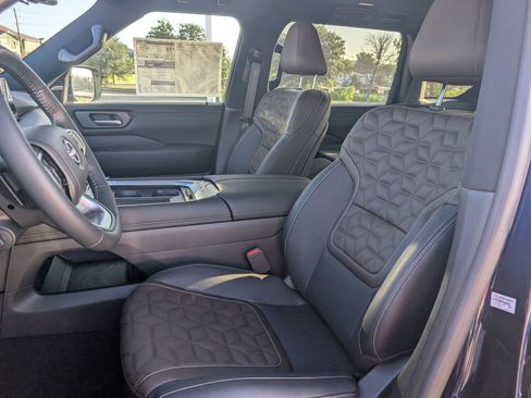 New 2025 Nissan Armada Platinum RWD image 18