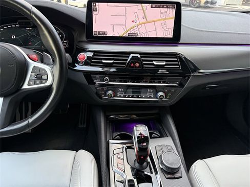 Certified 2022 BMW M5 w/ Executive Package image 15