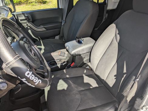 Used 2017 Jeep Wrangler Unlimited Sport w/ Quick Order Package 24S image 12