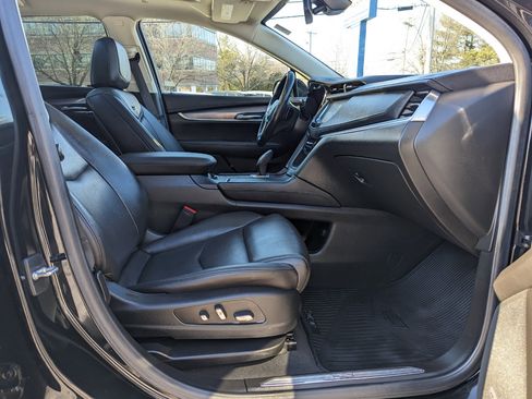 Used 2019 Cadillac XT5 Luxury image 29