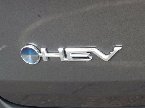 Used 2025 Toyota Sienna XLE FWD image 40