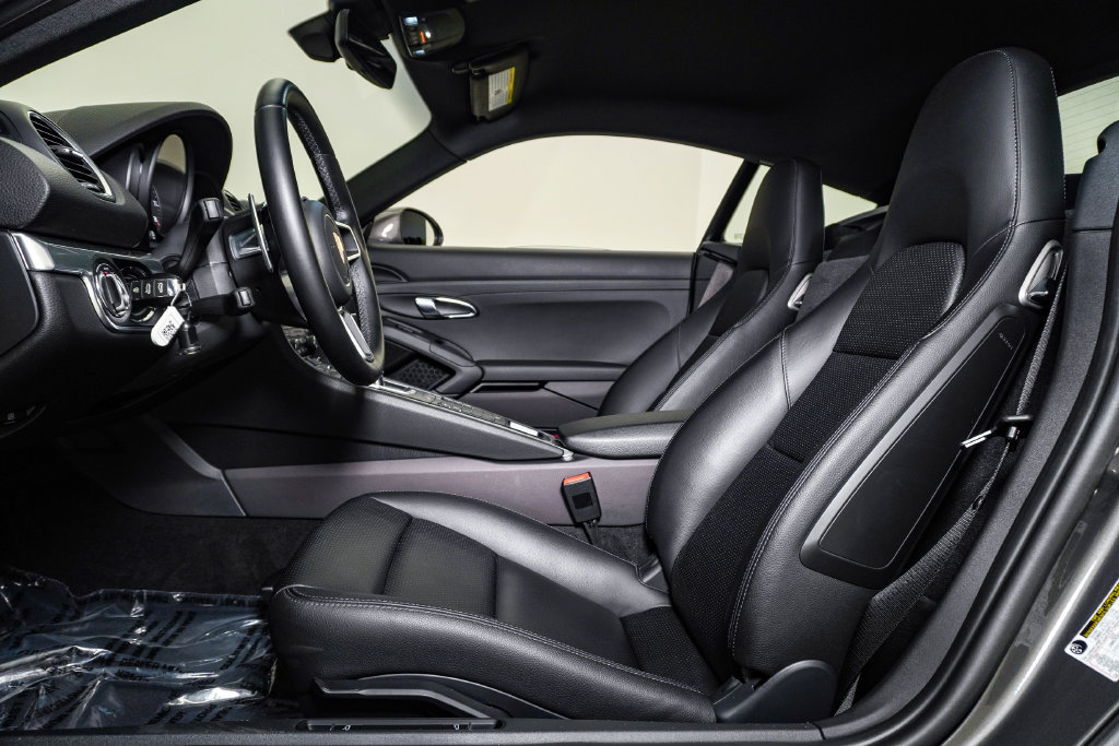 Used 2021 Porsche 718 Cayman RWD image 5