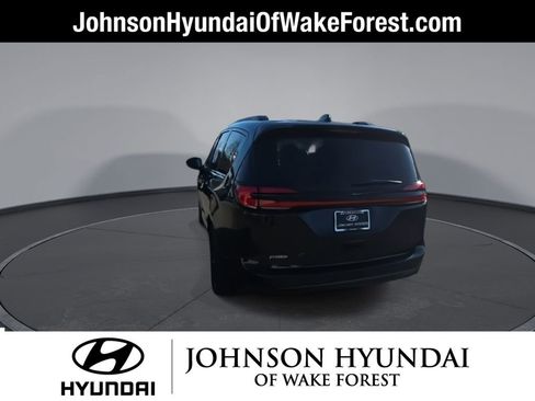 Used 2022 Chrysler Pacifica Limited w/ S Appearance Package image 7