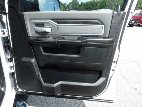 Used 2021 RAM 2500 Big Horn AWD/4WD image 40
