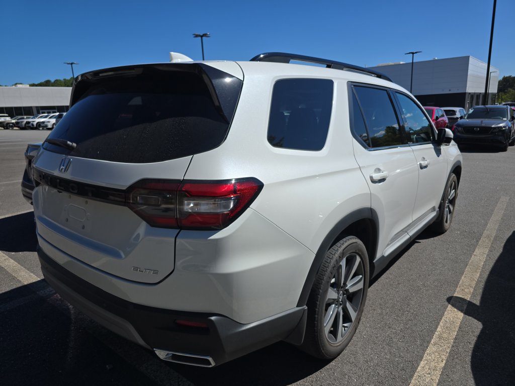 Used 2025 Honda Pilot Elite image 2