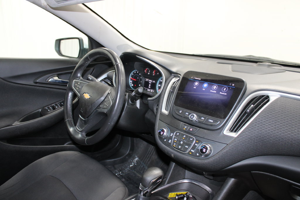 Used 2022 Chevrolet Malibu LT FWD image 24