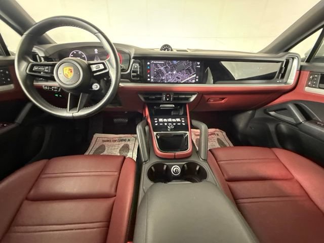 Used 2024 Porsche Cayenne Coupe AWD/4WD image 31