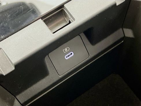 Used 2025 Mitsubishi Outlander SE image 35