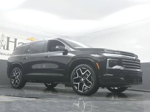 New 2026 Chevrolet Traverse High Country image 2