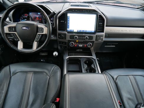 Certified 2022 Ford F350 Platinum w/ FX4 Off-Road Package image 9