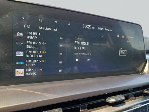 Used 2025 Kia Telluride S FWD image 17