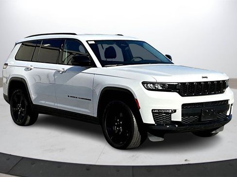 Used 2023 Jeep Grand Cherokee L Limited w/ Black Appearance Package image 2