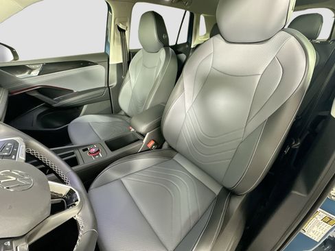 New 2026 Volkswagen Tiguan SE image 19