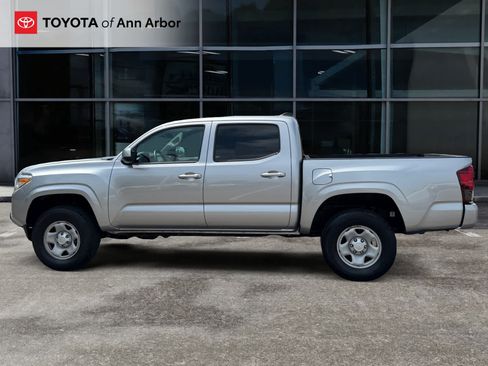 Used 2023 Toyota Tacoma SR AWD/4WD image 9
