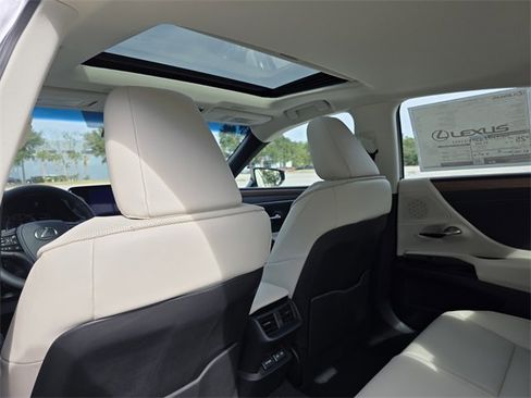 New 2025 Lexus ES 350 w/ Premium Package image 18