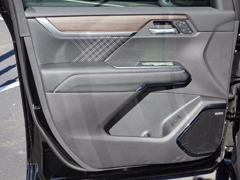 New 2026 GMC Acadia Denali w/ Super Cruise Package image 9