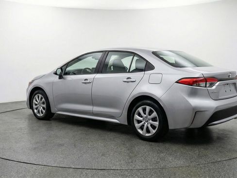 Used 2025 Toyota Corolla LE FWD image 6