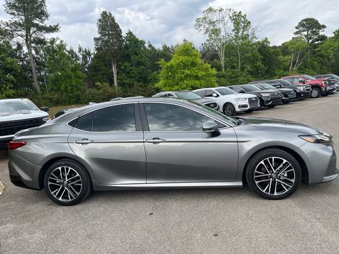 Used 2026 Toyota Camry XLE FWD image 4