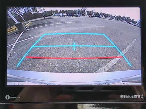 Used 2023 Toyota Camry SE image 19