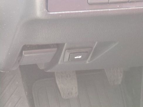 Used 2018 MAZDA MX-5 Miata Club image 15