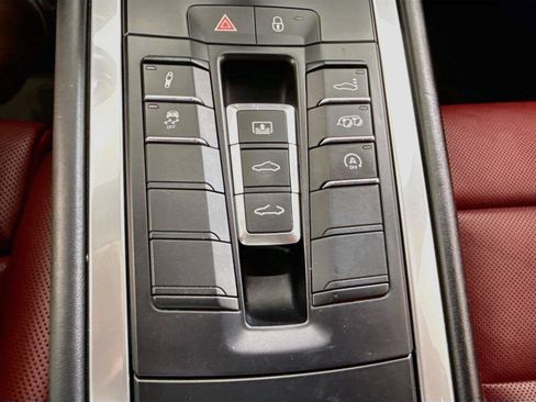 Used 2017 Porsche 911 Carrera 4S AWD/4WD image 21