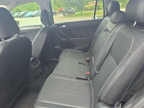 Used 2023 Volkswagen Tiguan SE FWD image 5