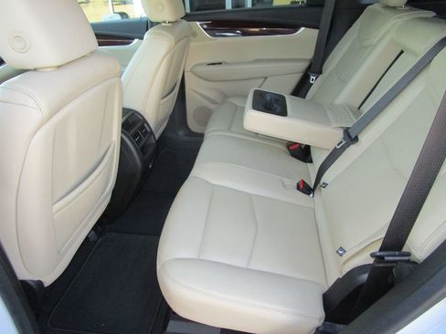 Used 2019 Cadillac XT5 Luxury image 20