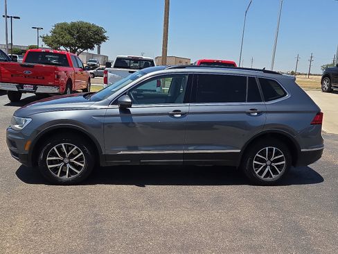 Used 2020 Volkswagen Tiguan SE AWD/4WD image 2