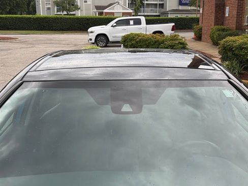 Used 2020 Toyota Camry XSE FWD image 3