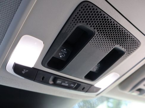 Used 2023 Honda Pilot Touring image 41