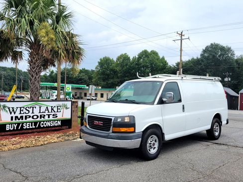 Used 2015 GMC Savana 2500 image 1