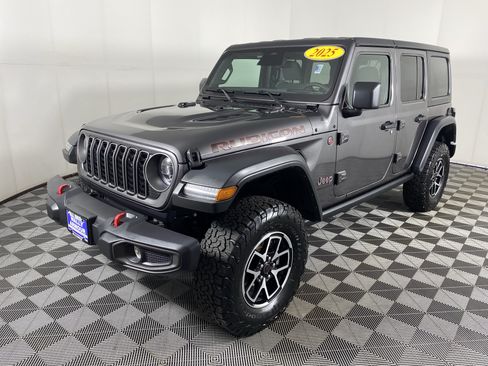 Used 2025 Jeep Wrangler Unlimited Rubicon w/ Convenience Group AWD/4WD image 10