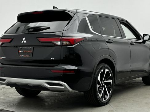 Used 2024 Mitsubishi Outlander SE Black Edition image 10