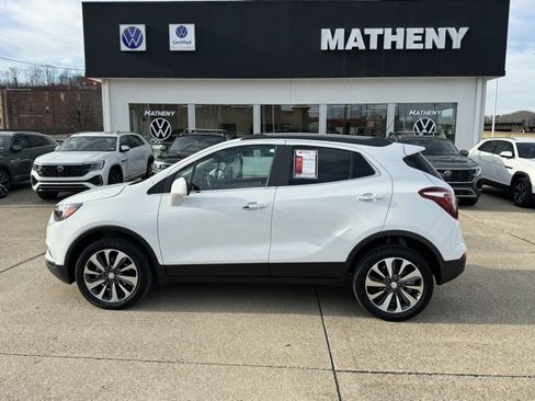 Used 2022 Buick Encore Preferred w/ Safety Package image 2