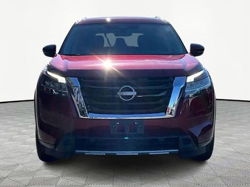 Used 2023 Nissan Pathfinder SL image 2