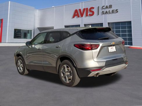 Used 2025 Chevrolet Blazer LT FWD image 9