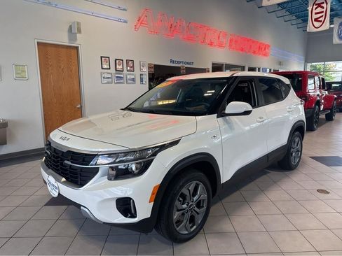 Used 2026 Kia Seltos LX AWD/4WD image 7