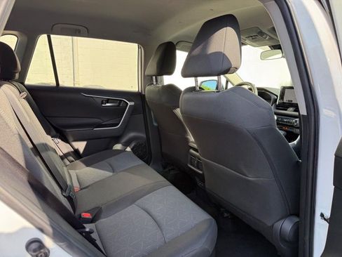 Used 2025 Toyota RAV4 XLE AWD/4WD image 14