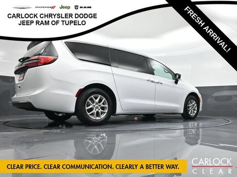 Used 2025 Chrysler Pacifica Select FWD image 56