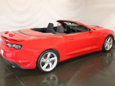 Used 2019 Chevrolet Camaro SS RWD image 9